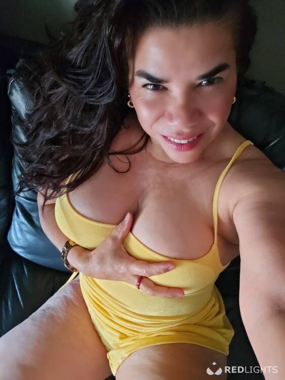 Privé ontvangst ADRIANA TOTAL HORNY