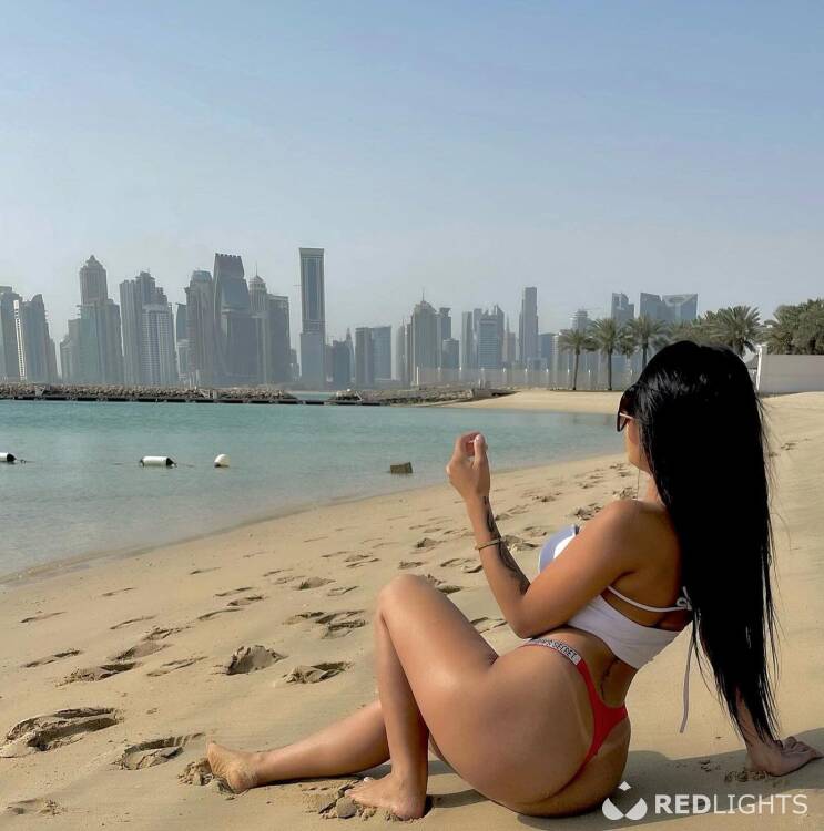 Priv&eacute; ontvangst Mia sexy