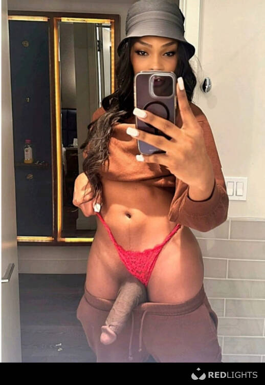 Priv&eacute; ontvangst Jenifer TS hot