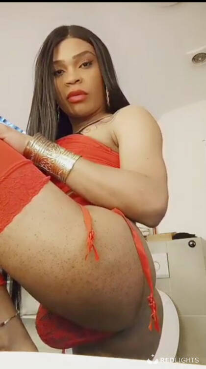 Priv&eacute; ontvangst Jenifer TS hot