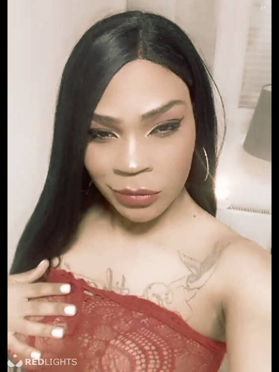 Priv&eacute; ontvangst Jenifer TS hot