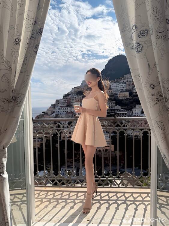 Escort Julia Lianne
