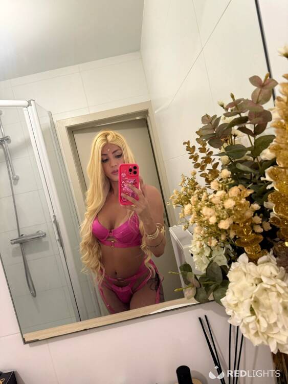 Priv&eacute; ontvangst Jhenifer TRANS