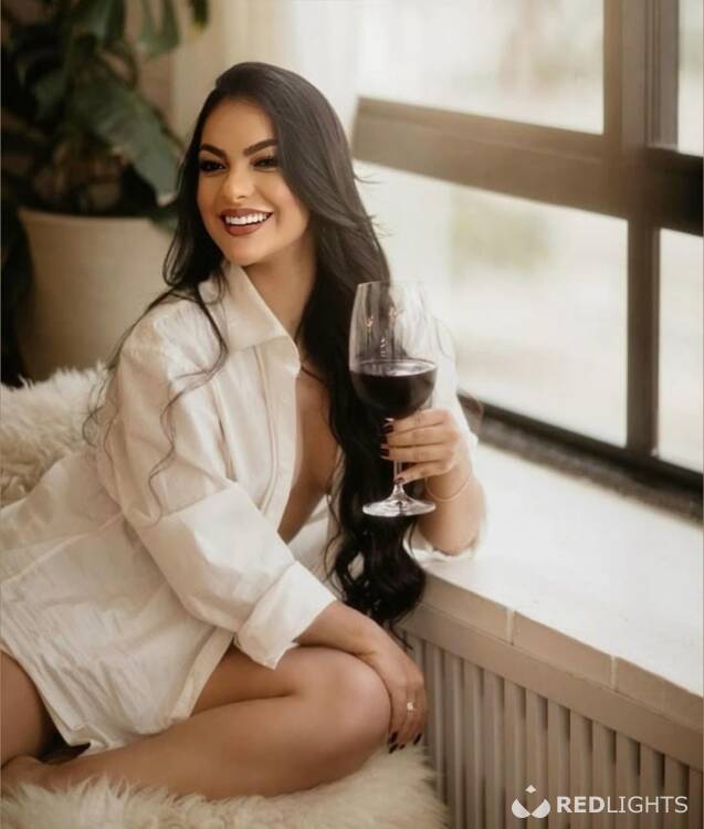 Privé ontvangst Yasmin hot