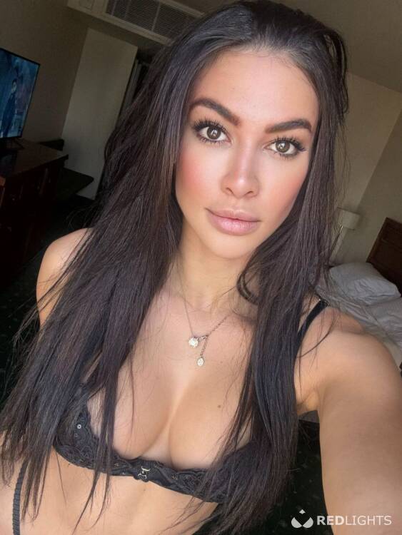 Privé ontvangst Giulia réservé aux hommes sérieux
