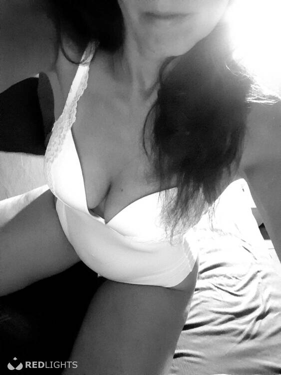 Escort Esmee