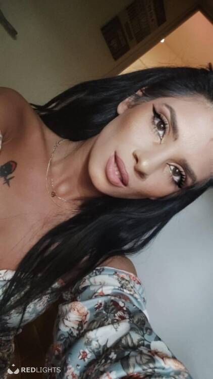 Escort Riana
