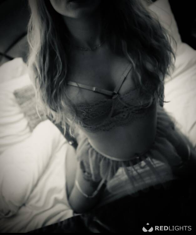 Escort Anna M