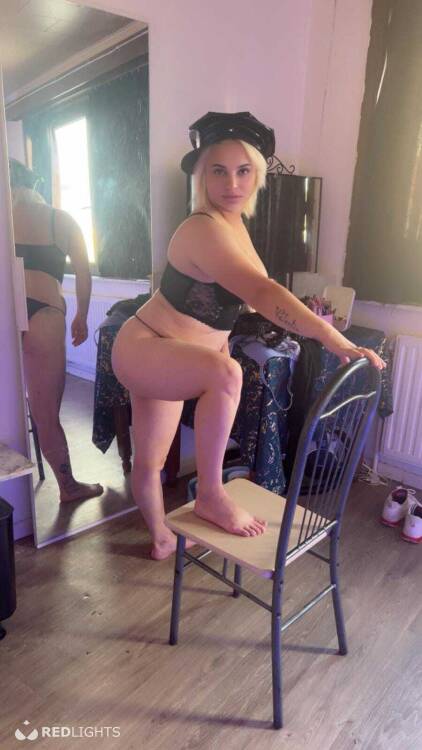 Escort Corina