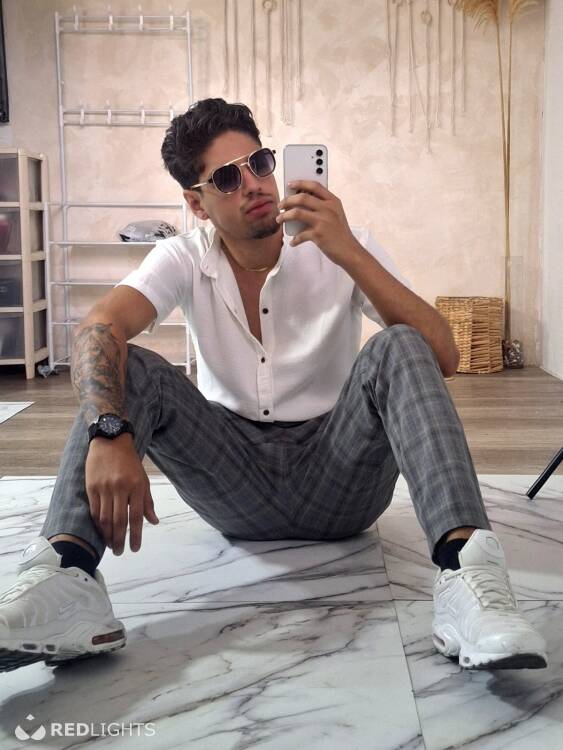Escort Maximiliano ( Max )