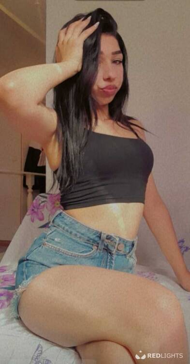 Escort Larisa
