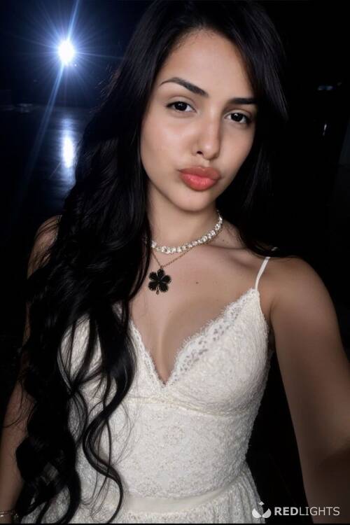 Priv&eacute; ontvangst Nayane