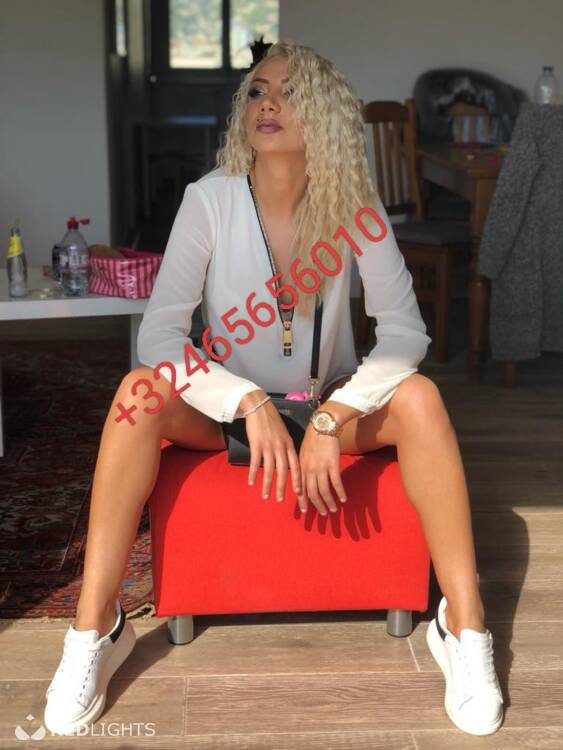 Escort LORA LA CLASSE