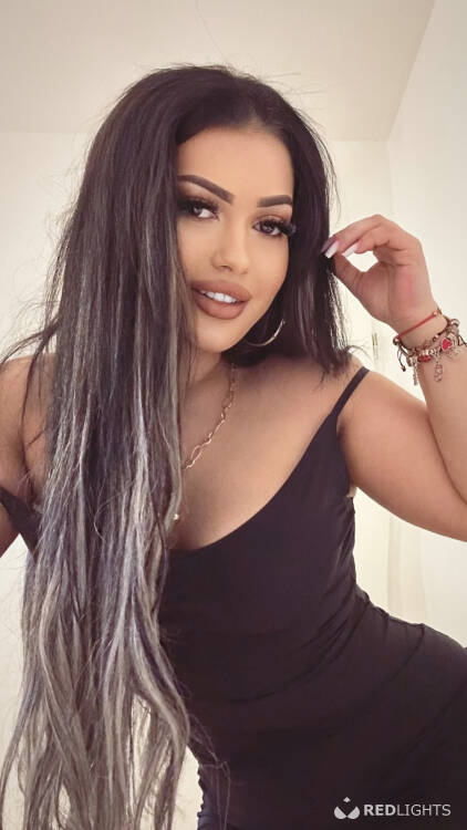 Escort Raisa