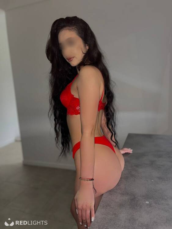 Escort Ariana