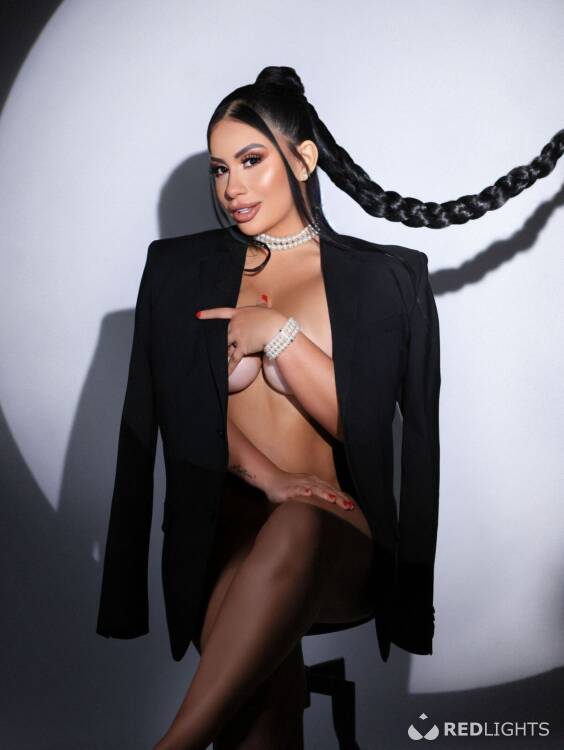 Escort Demi
