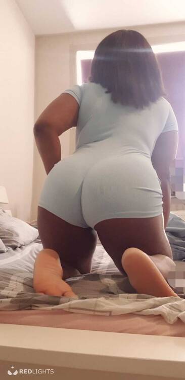 Privé ontvangst Tessa black girl