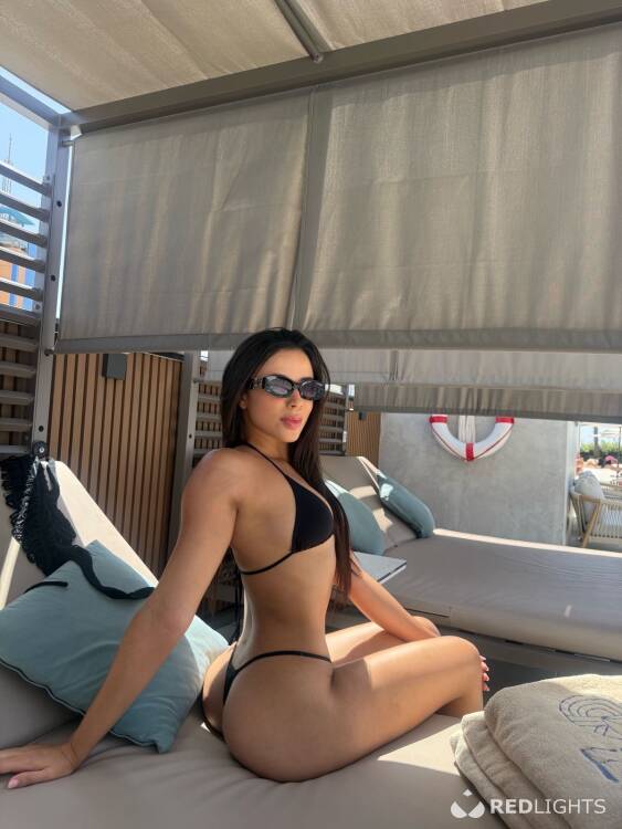 Priv&eacute; ontvangst Luana hot