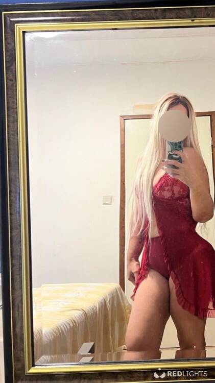 Priv&eacute; ontvangst Andrea I\'m the party girl. Anal kiss GFI