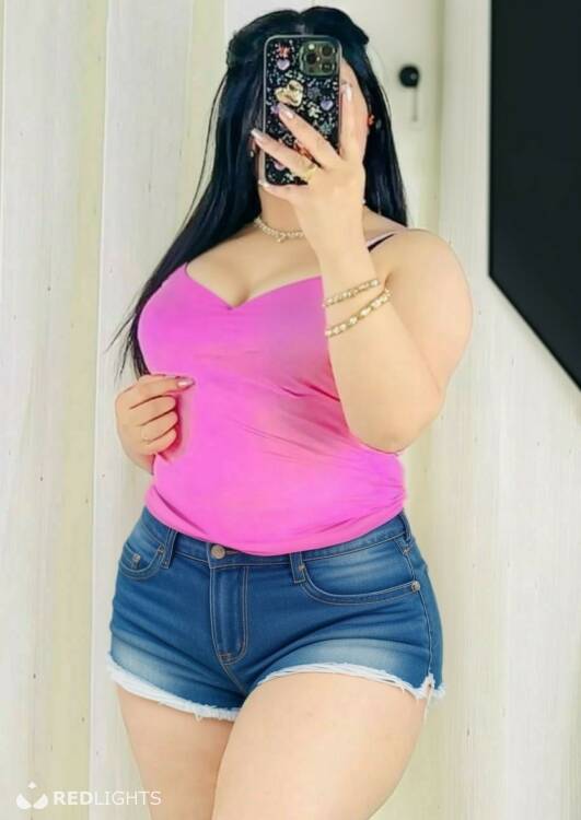 Priv&eacute; ontvangst Luci femme chaud