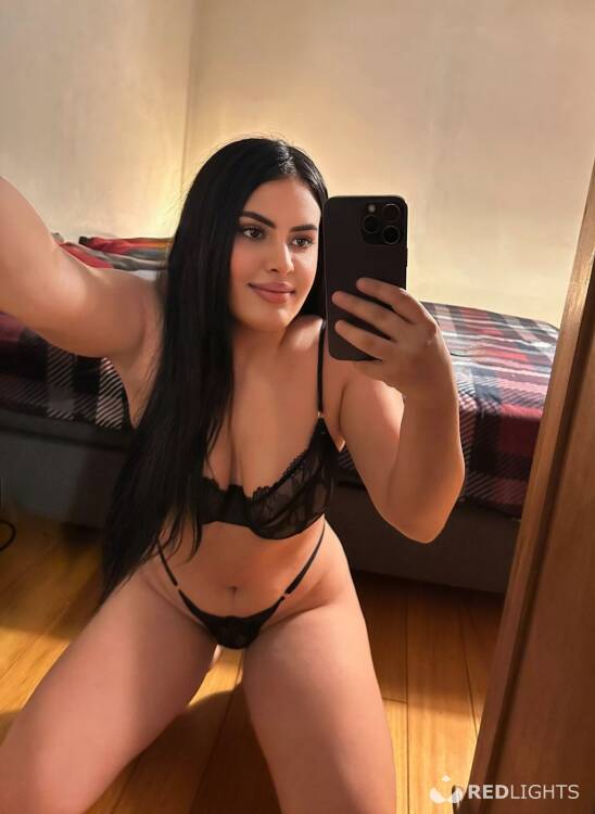 Privé ontvangst New Andreea full services without condom