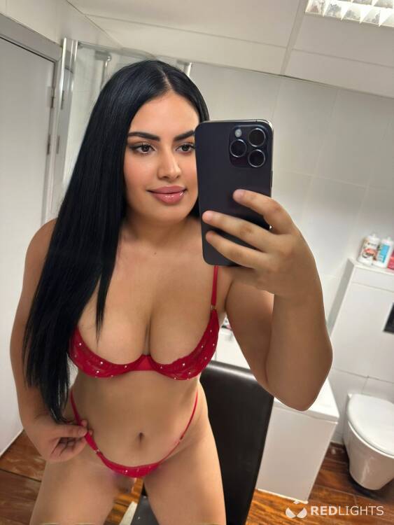 Privé ontvangst New Larisa full services !!