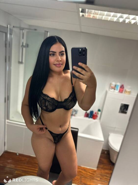 Escort New Andreea full services without condom