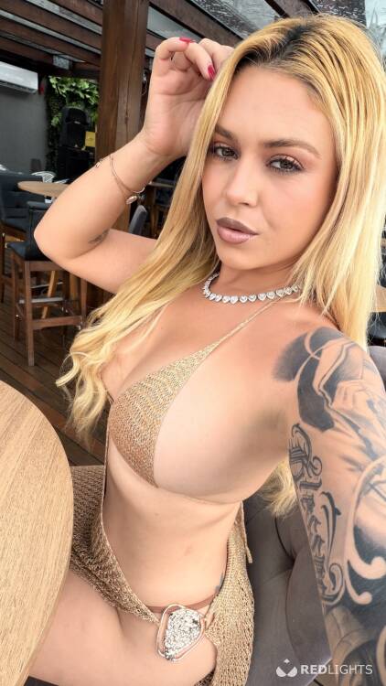 Priv&eacute; ontvangst Aline hot