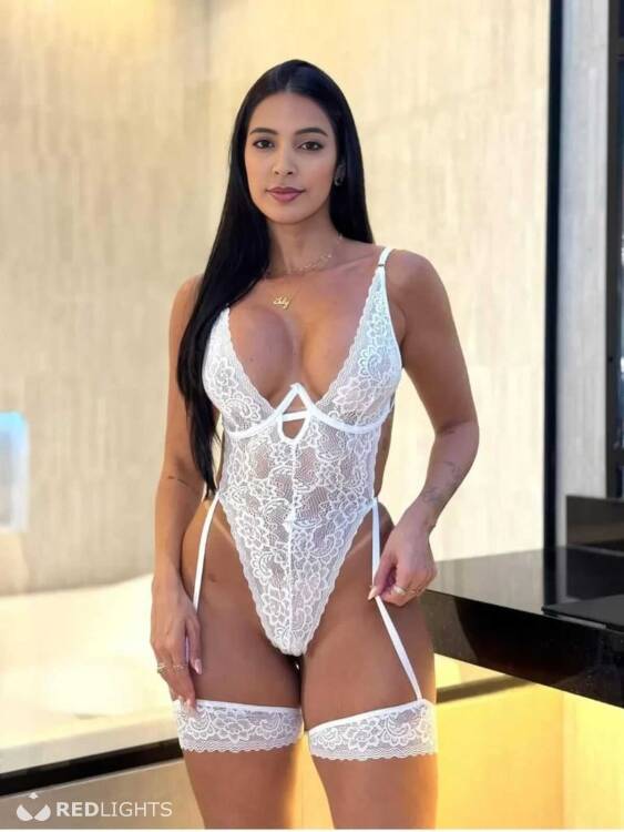 Priv&eacute; ontvangst Karine Belle