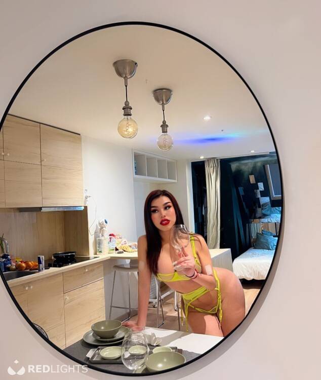 Priv&eacute; ontvangst Staysi Hot