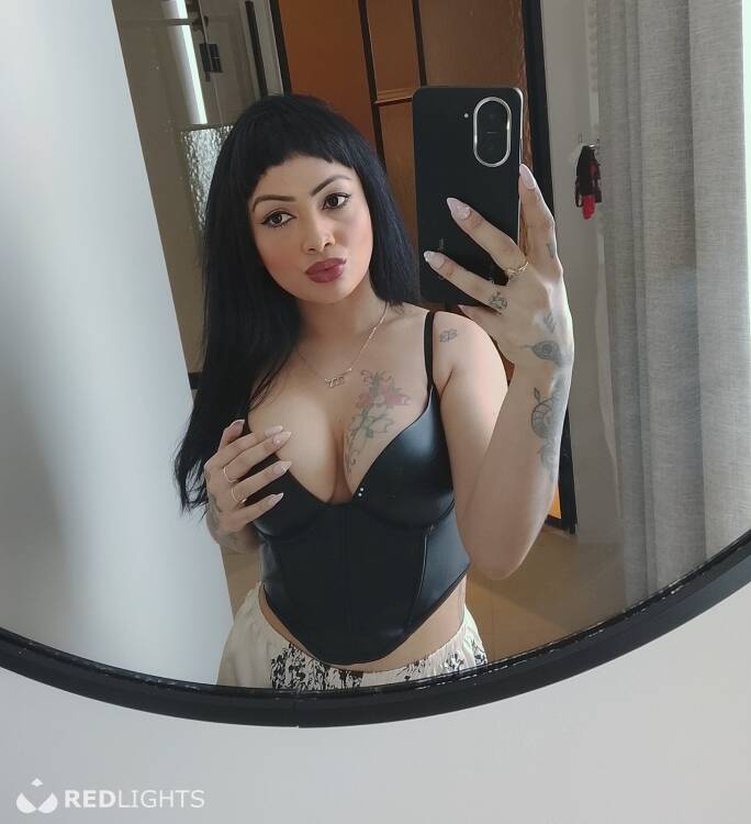 Priv&eacute; ontvangst Mel, new in town