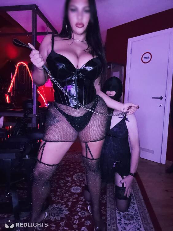 Privé ontvangst MISTRESS NAELLE