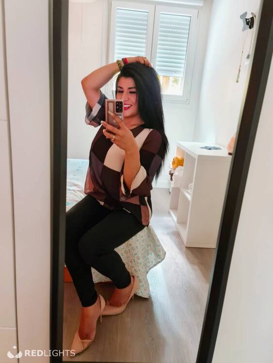Privé ontvangst ¿You want to be my whore?