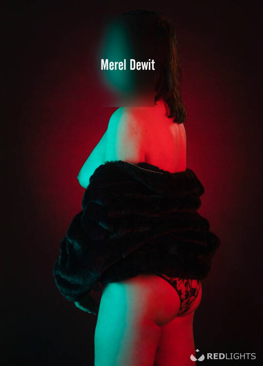 Escort MEREL DEWIT