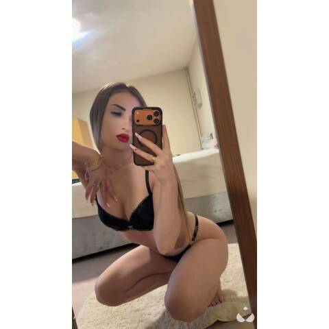 Escort BLONDE SKINNY