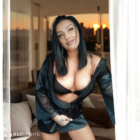 Privé ontvangst Julia  hot