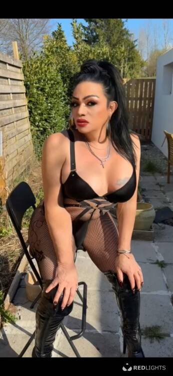 Priv&eacute; ontvangst Valentina Hot