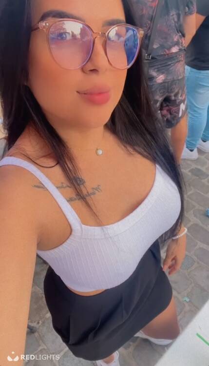 Priv&eacute; ontvangst Juju Reine de l\'anal