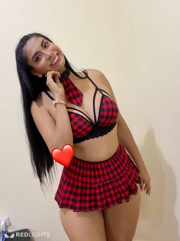 ARACELY, YOUR VIRTUAL GIRLFRIEND IS HERE!?????????????? | Redlights @ redlights.be