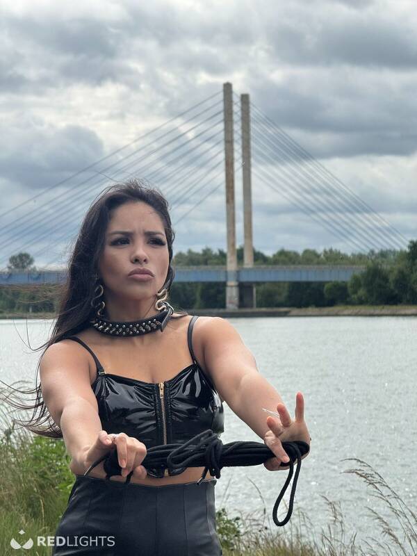 Kinky Squirt Queen, fetishs, trio, cuck without. | Redlights @ redlights.be