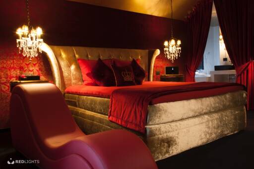 Scarlet Club (Foto)