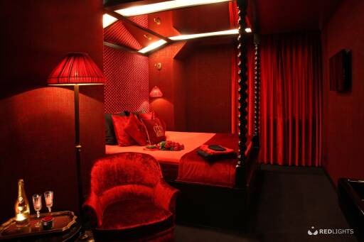 Scarlet Club (Foto)