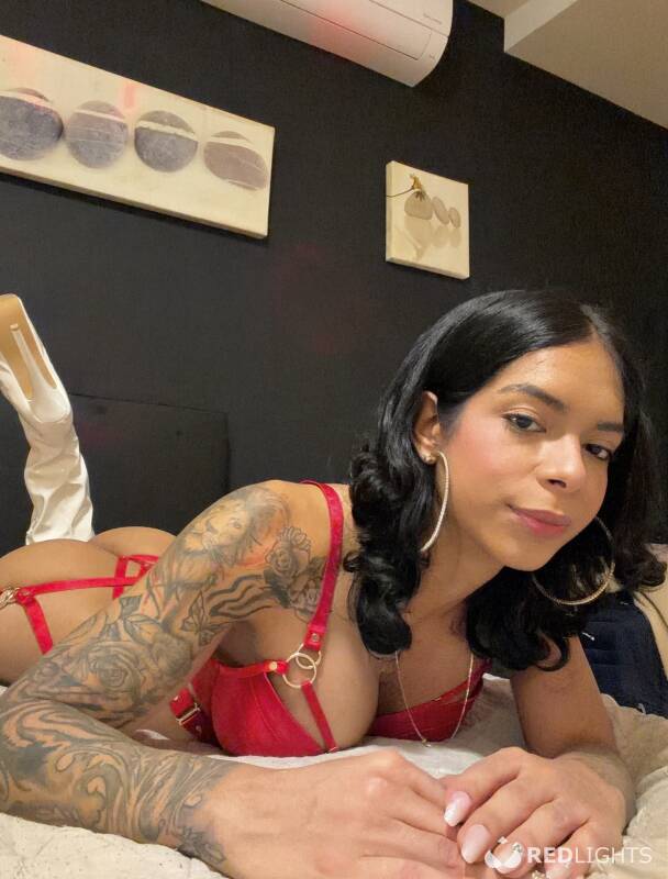 Hilary caliente!! (Foto)