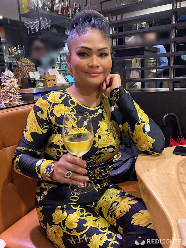 **  M A Y A   ** (Foto)