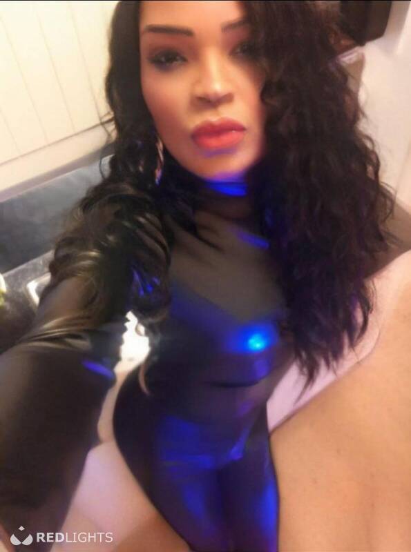 Jenifer TS hot (Foto)