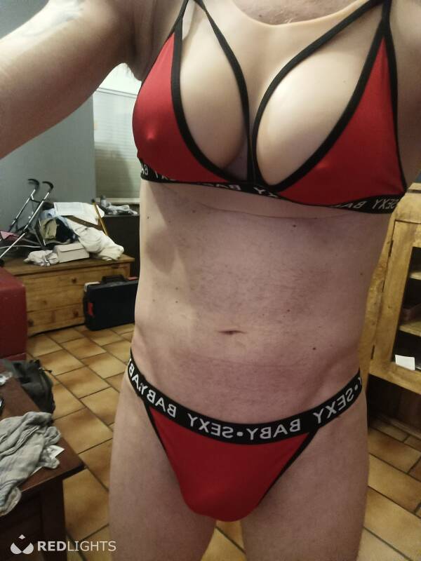 Rebecca travestiet (Foto)