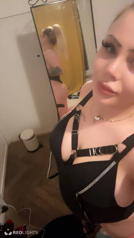 Adelina perfect lady for gentlemen (Foto)