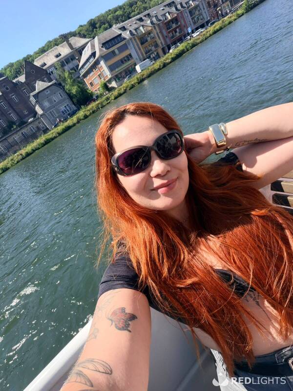 ESTHELA (Foto)