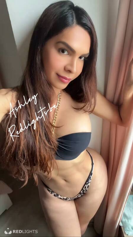 Naughty Ashley (Foto)