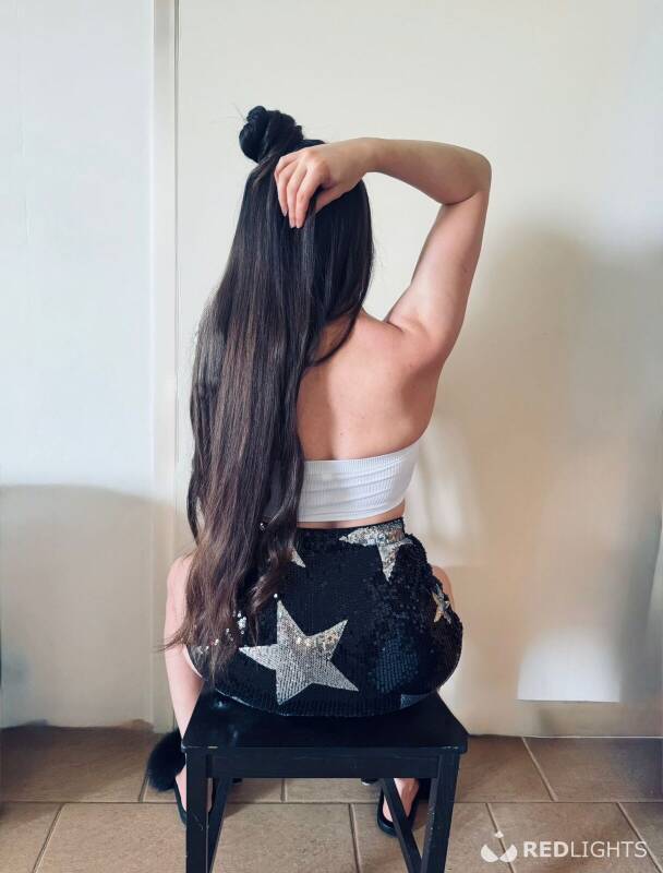 Nelya (Foto)